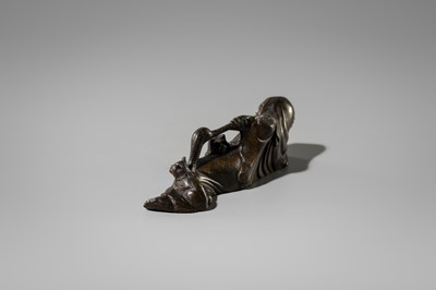 A PATINATED PEWTER OKIMONO OF DARUMA WITH CATS