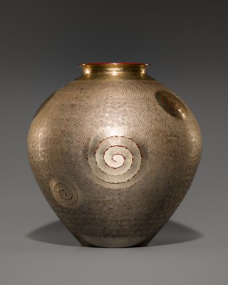 Lot 44 - GYOKUSENDO: A HAMMERED AND SILVER PATINATED SUAKA (COPPER) VASE