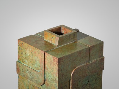 Lot 44 - ORIHARA KYUZAEMON: A MASSIVE BRONZE SQUARE VASE