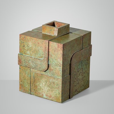 Lot 44 - ORIHARA KYUZAEMON: A MASSIVE BRONZE SQUARE VASE