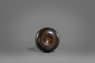 ICHINOSE SOSHIN: A FINE SAHARI BRONZE GOURD VASE