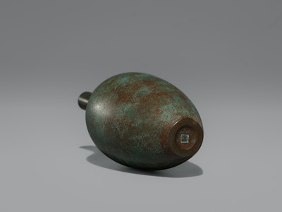 TOYOCHIKA TAKAMURA: A GREEN PATINATED BRONZE VASE