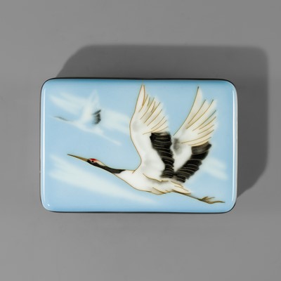 Lot 1082 - ANDO JUBEI: A CLOISONNÉ ENAMEL BOX AND COVER DEPICTING CRANES