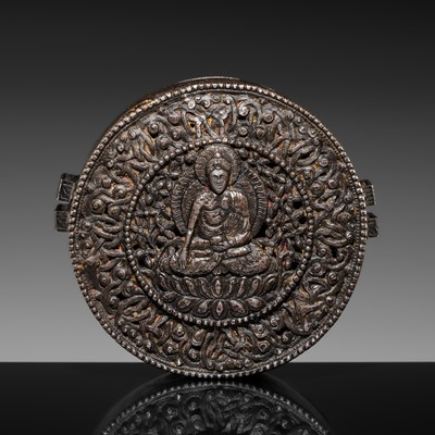 Lot 111 - A VERY RARE AND EARLY IRON PORTABLE SHRINE, GAU, 15TH CENTURY