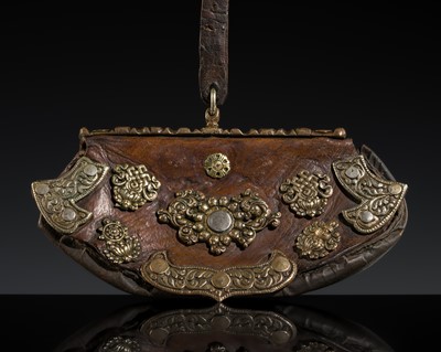 Lot 153 - A LARGE GILT-BRONZE AND LEATHER POUCH, CHUCKMUCK, 18TH-19TH CENTURY