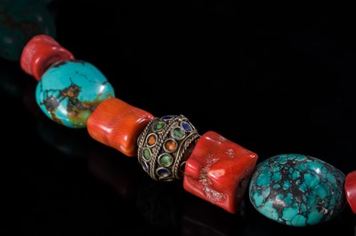 Lot 118 - A RARE TURQUOISE AND CORAL INLAID SILVER NECKLACE WITH AN AMULET BOX, GAU, 19TH CENTURY