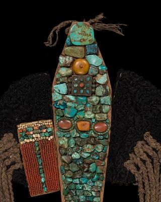 Lot 150 - A FINE TURQUOISE, CARNELIAN, CORAL, SHELL AND SILVER MOUNTED RITUAL HEADDRESS, PERAK, 19TH- EARLY 20TH CENTURY