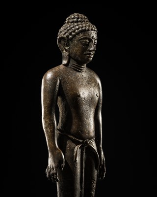 Lot 352 - A FINE BRONZE FIGURE OF A STANDING TIRTHANKARA, GUJARAT, CIRCA 15TH-16TH CENTURY OR EARLIER