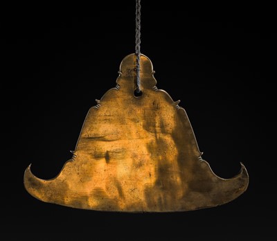 Lot 12 - A LARGE BUDDHIST BRASS CHIME, KYIZI, BURMA, 19TH CENTURY