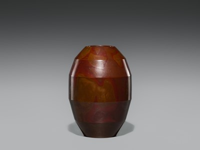 HOUUN: A PATINATED BRONZE VASE