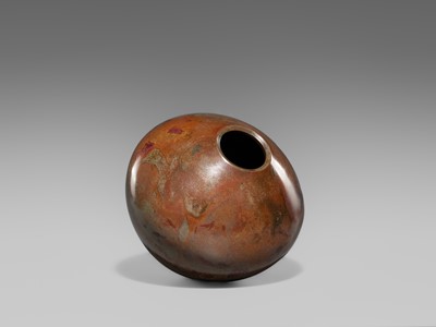 TAKAHASHI KEITEN: A FINE BRONZE FLOWER VASE