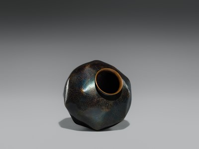 Lot 45 - GYOKUSENDO: A HAMMERED SUAKA (COPPER) VASE