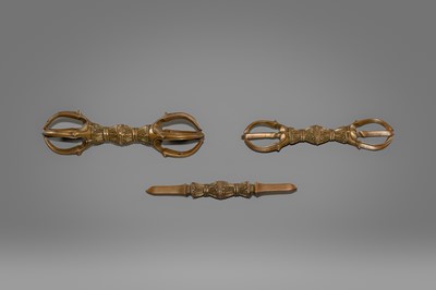 A SET COMPRISING A BRONZE KONGOBAN (RITUAL TRAY), A BELL AND THREE VAJRA