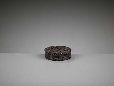 Lot 569 - A CARVED TORTOISESHELL ‘FIGURAL’ SNUFF BOX AND COVER, QING DYNASTY