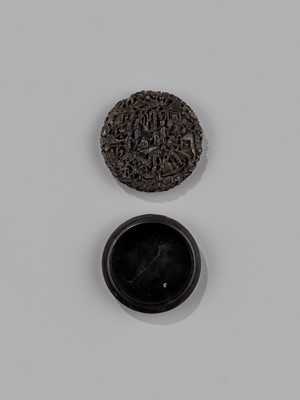 Lot 569 - A CARVED TORTOISESHELL ‘FIGURAL’ SNUFF BOX AND COVER, QING DYNASTY