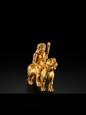 Lot 255 - AN EXCEEDINGLY RARE GOLD FIGURE OF HERCULES RIDING A LION, CENTRAL ASIA, PROBABLY BACTRIAN, CIRCA 1ST-2ND CENTURY AD