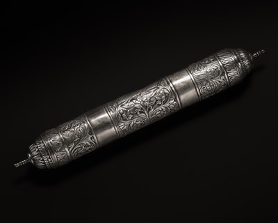 Lot 324 - A LARGE SILVER ALLOY SCROLL CASE