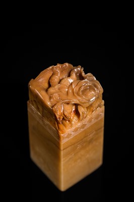 A FINE SHOUSHAN SOAPSTONE ‘LOTUS POND’ SEAL, LATE QING DYNASTY TO REPUBLIC PERIOD