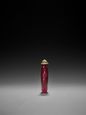 Lot 256 - A TRANSPARENT RUBY RED GLASS SNUFF BOTTLE, QING DYNASTY