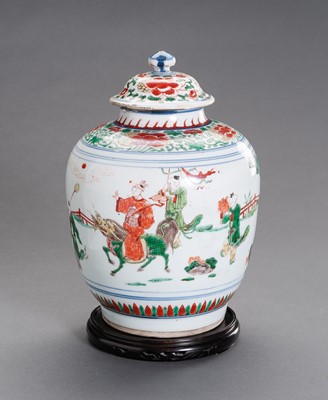 A WUCAI ENAMELED PORCELAIN JAR AND COVER, MING DYNASTY
