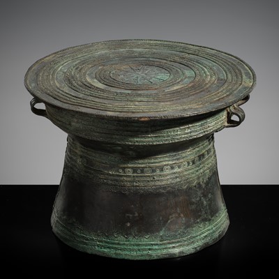 Lot 471 - A SMALL BRONZE RAIN DRUM, KAREN PEOPLE, REGION OF MYANMAR AND THAILAND, 19TH CENTURY OR EARLIER