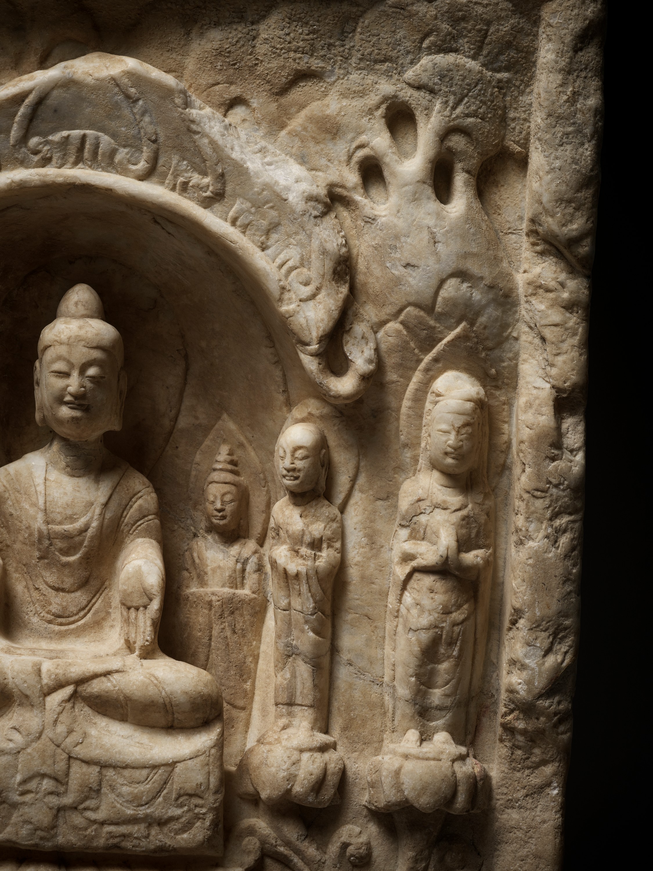 Lot 491 - AN IMPORTANT WHITE MARBLE STELE OF BUDDHA,