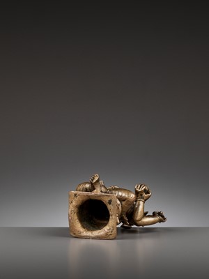 Lot 747 - AN INDIAN BRONZE FIGURE OF GANESHA, 17TH-18TH CENTURY