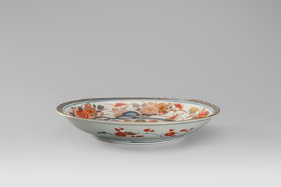 Lot 1575 - A ‘FLORAL’ IMARI PORCELAIN DISH