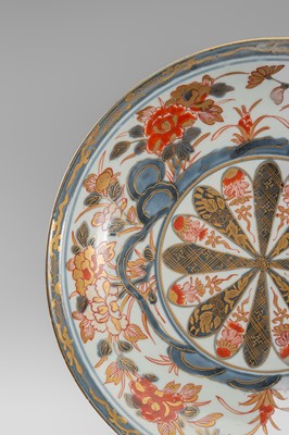 Lot 1575 - A ‘FLORAL’ IMARI PORCELAIN DISH