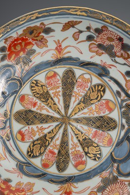 Lot 1575 - A ‘FLORAL’ IMARI PORCELAIN DISH