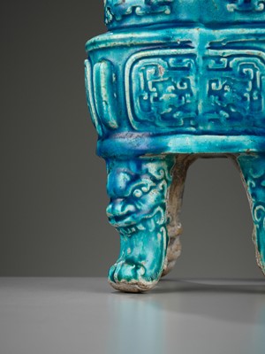 Lot 299 - A TURQUOISE GLAZED POTTERY CENSER, FANGDING, 17TH – 18TH CENTURY