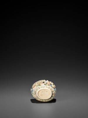 Lot 401 - AN OPENWORK AND RETICULATED CANTON IVORY SNUFF BOTLE WITH MATCHING STOPPER, QING DYNASTY