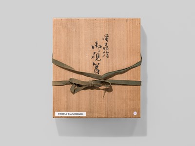 Lot 227 - A SUPERB TOGIDASHI LACQUER ‘FIREFLIES FROM THE TALE OF GENJI’ SUZURIBAKO (WRITING BOX)