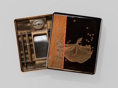 Lot 227 - A SUPERB TOGIDASHI LACQUER ‘FIREFLIES FROM THE TALE OF GENJI’ SUZURIBAKO (WRITING BOX)