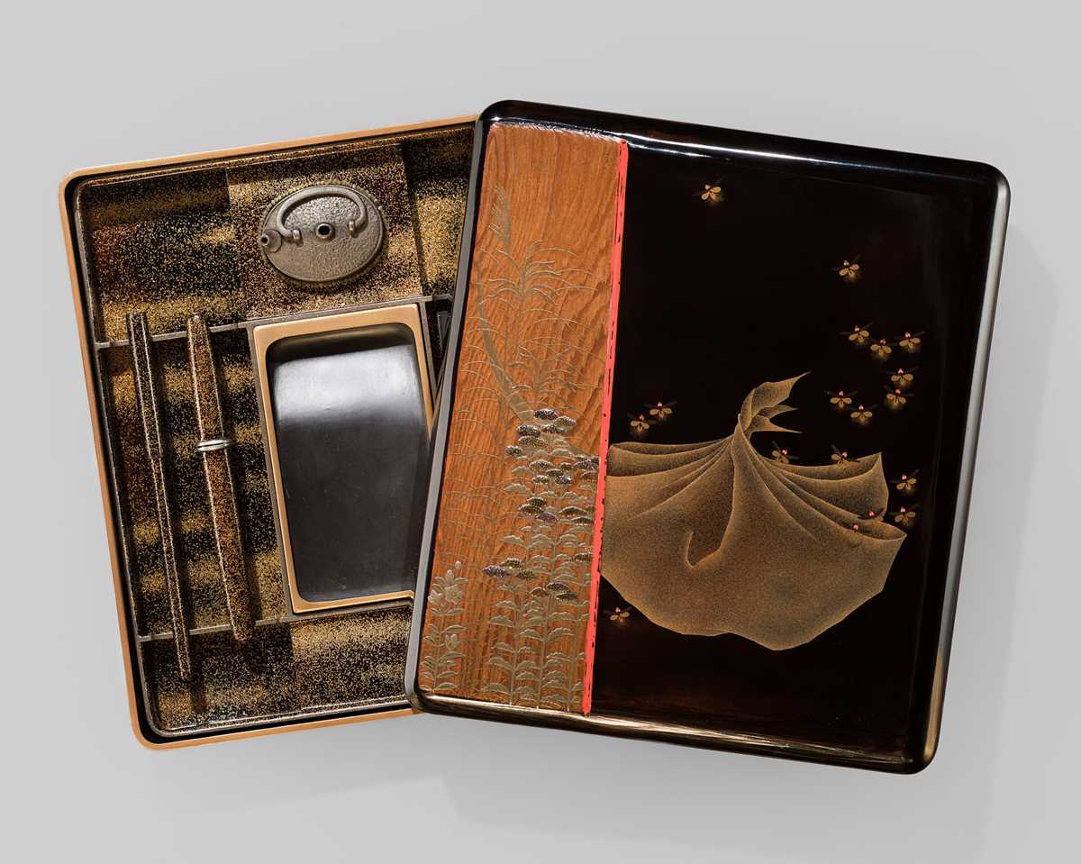 Lot 227 - A SUPERB TOGIDASHI LACQUER ‘FIREFLIES FROM THE TALE OF GENJI’ SUZURIBAKO (WRITING BOX)