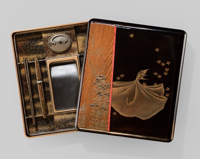 Lot 227 - A SUPERB TOGIDASHI LACQUER ‘FIREFLIES FROM THE TALE OF GENJI’ SUZURIBAKO (WRITING BOX)