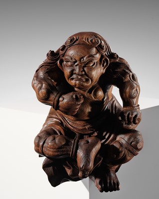 A LARGE AND POWERFUL WOOD FIGURE OF A WARRIOR