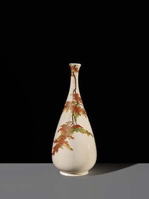 Lot 150 - YABU MEIZAN: A FINE AND LARGE SATSUMA CERAMIC ‘AUTUMN MAPLE LEAVES’ BOTTLE VASE