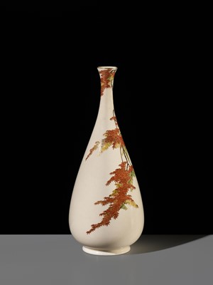 Lot 150 - YABU MEIZAN: A FINE AND LARGE SATSUMA CERAMIC ‘AUTUMN MAPLE LEAVES’ BOTTLE VASE