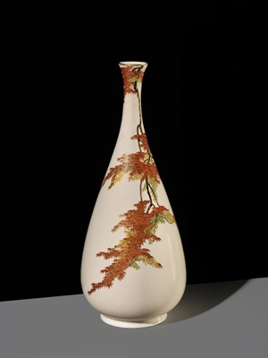 Lot 150 - YABU MEIZAN: A FINE AND LARGE SATSUMA CERAMIC ‘AUTUMN MAPLE LEAVES’ BOTTLE VASE