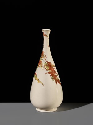 Lot 150 - YABU MEIZAN: A FINE AND LARGE SATSUMA CERAMIC ‘AUTUMN MAPLE LEAVES’ BOTTLE VASE