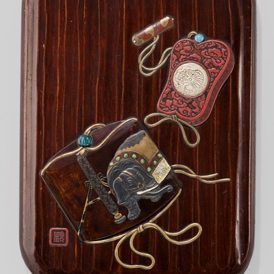 KAN: A SUPERB INLAID LACQUER ‘SAGEMONO SET’ SUZURIBAKO (WRITING BOX)