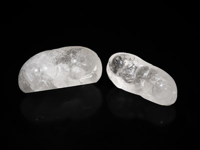 Lot 275 - A PAIR OF CARVED ROCK CRYSTAL ‘BEAR’ WEIGHTS, LIAO DYNASTY