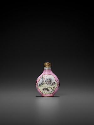 Lot 393 - A PINK ENAMEL ‘SANYANG AND CAT’ SNUFF BOTTLE, QING DYNASTY