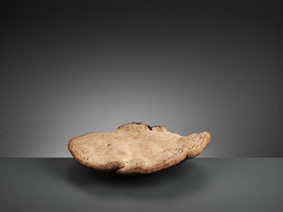 Lot 545 - A RARE LINGZHI FUNGUS TABLE SCREEN, QING DYNASTY