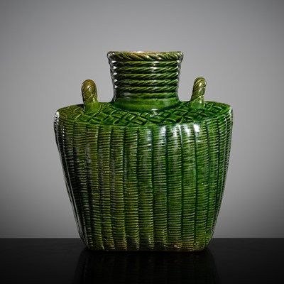 Lot 177 - AN EMERALD-GREEN GLAZED ‘WICKER BASKET’ POTTERY VASE, LATE MING