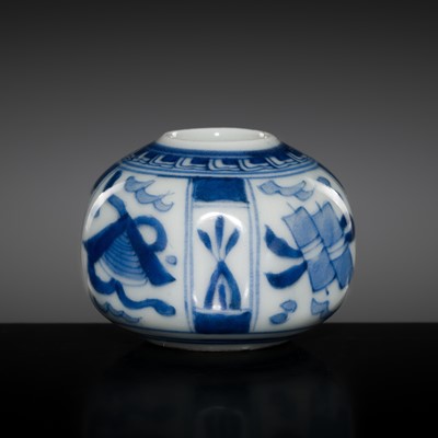 Lot 190 - A RARE BLUE AND WHITE PORCELAIN ‘AUSPICIOUS ITEMS’ OCTAGONAL JAR, QING DYNASTY, KANGXI PERIOD