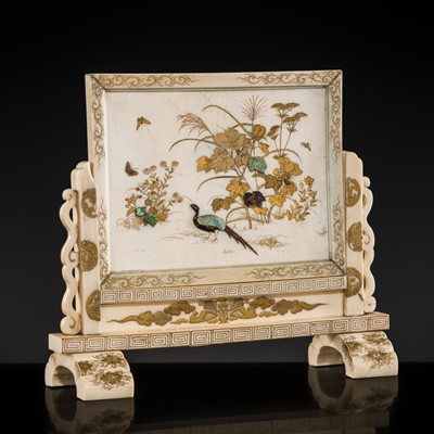 Lot 147 - A FINE SHIBAYAMA-INLAID IVORY TABLE SCREEN (TSUITATE) WITH BIRDS AND LEAVES, MEIJI PERIOD