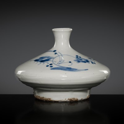 Lot 291 - AN UNUSUAL BLUE AND WHITE VASE
