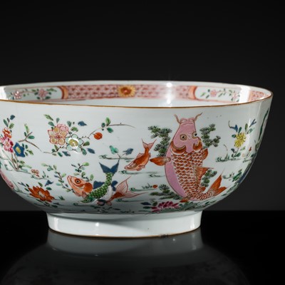 Lot 38 - A LARGE FAMILLE ROSE ‘LOTUS POND’ BOWL, QING DYNASTY